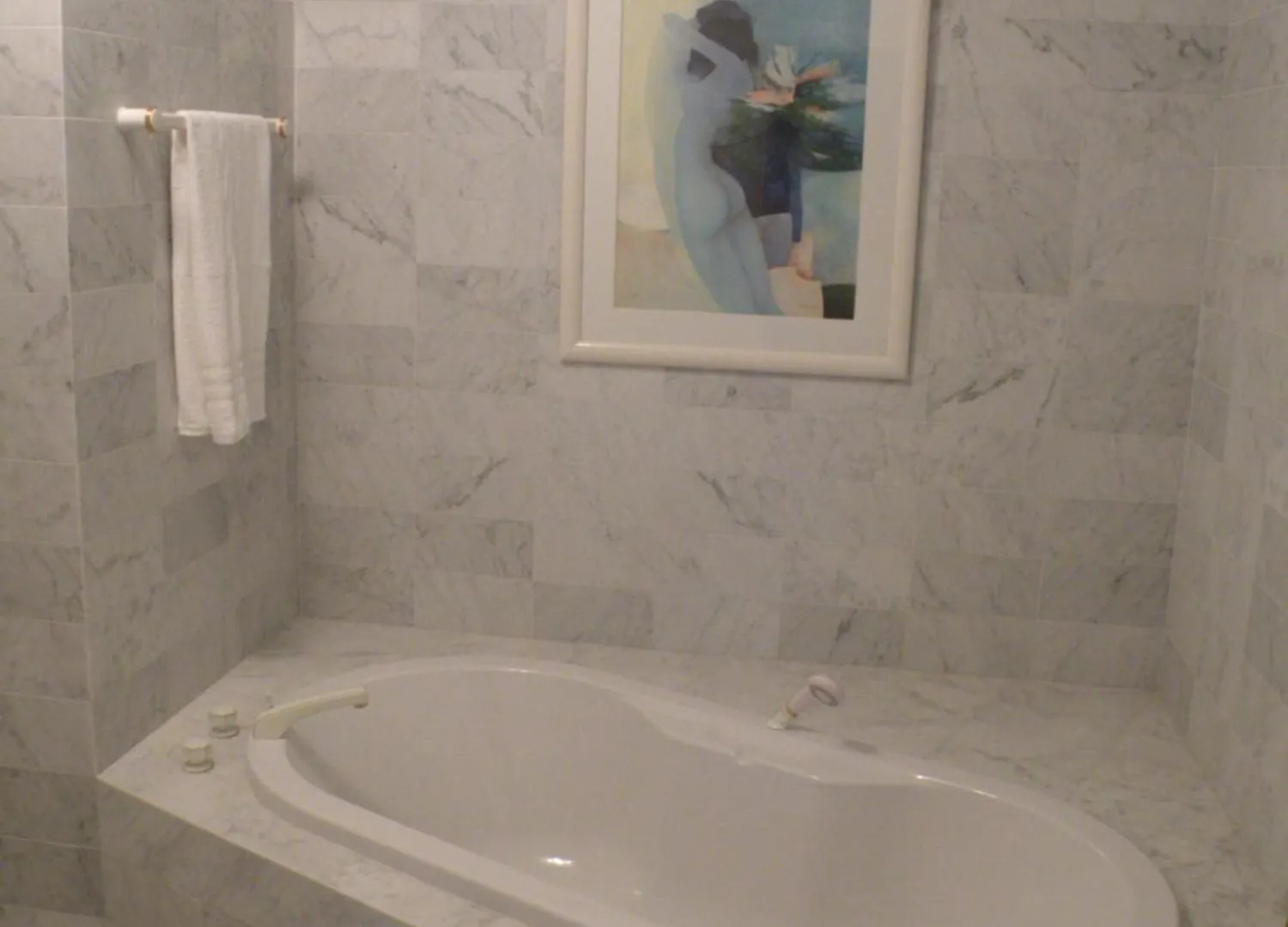 Chambre Luxueuse Au Calme Avec Vue Panoramique Sur La Baie De Cannes Et L Esterel Immense Piscine Hotel Frejus